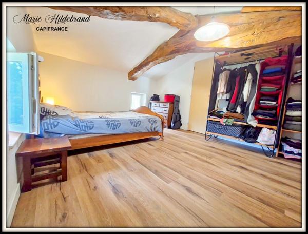 Maison en pierre de 120m² avec gite de 42m² - Terrain : + de 8000m²