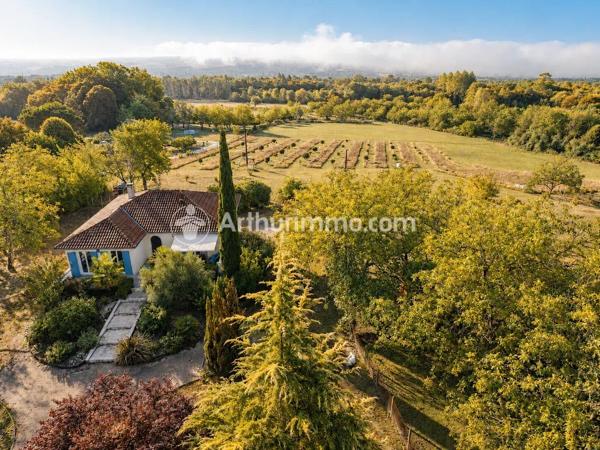 Vente                                                      Maison
                        
                     7 pièces                      179 m2                     à Saint-Astier