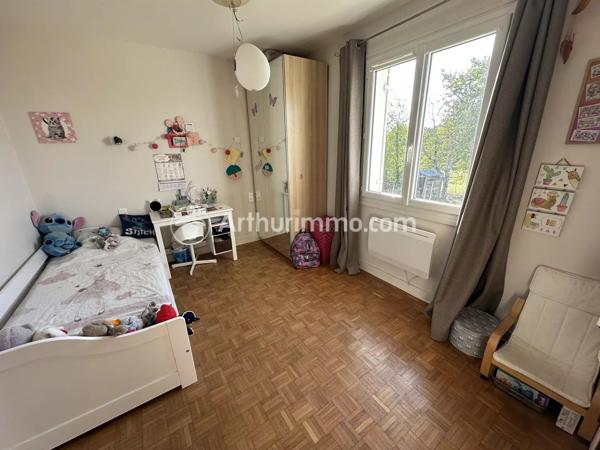 Vente                                                      Maison
                        
                     7 pièces                      179 m2                     à Saint-Astier