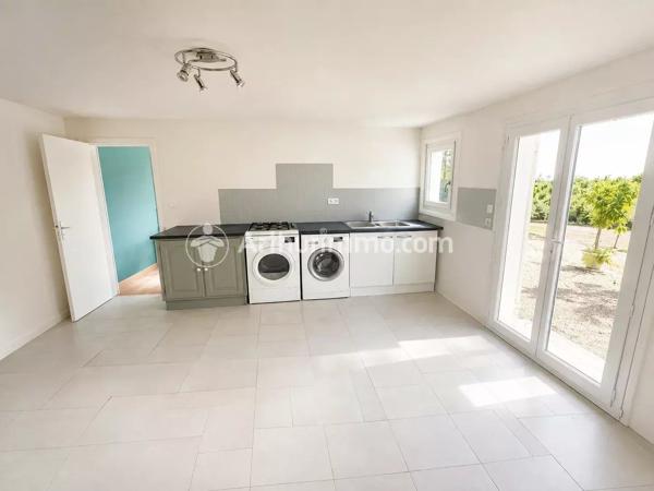 Vente                                                      Maison
                        
                     7 pièces                      179 m2                     à Saint-Astier