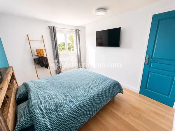 Vente                                                      Maison
                        
                     7 pièces                      179 m2                     à Saint-Astier