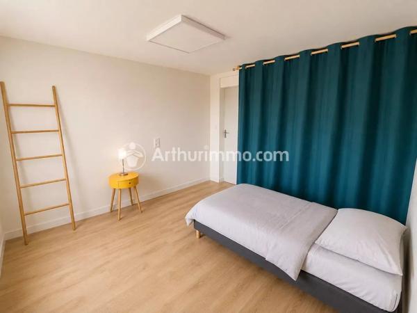 Vente                                                      Maison
                        
                     7 pièces                      179 m2                     à Saint-Astier