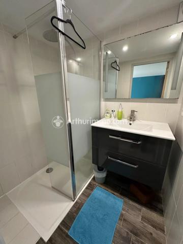 Vente                                                      Maison
                        
                     7 pièces                      179 m2                     à Saint-Astier