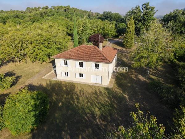 Vente                                                      Maison
                        
                     7 pièces                      179 m2                     à Saint-Astier