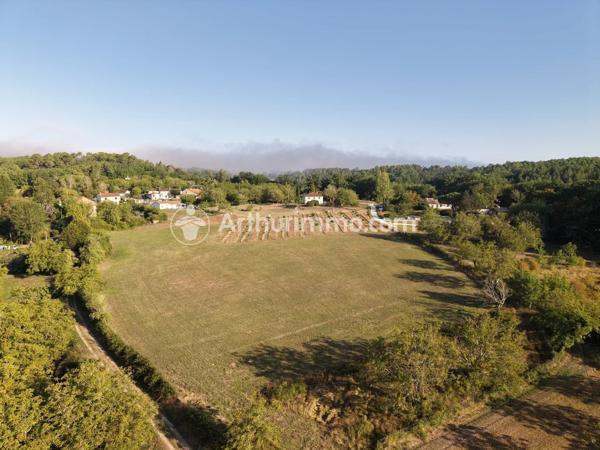 Vente                                                      Maison
                        
                     7 pièces                      179 m2                     à Saint-Astier