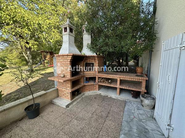 Vente                                                      Maison
                        
                     7 pièces                      179 m2                     à Saint-Astier