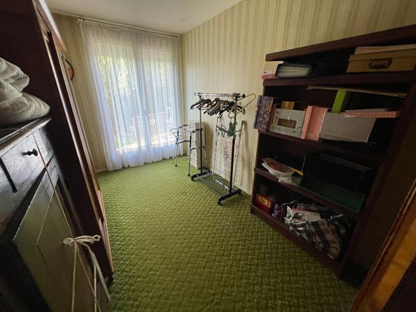 Maison Betton 5 pièce(s) PLAIN PIED / PROCHE COMMODITES / TERRAIN 680 M² / RANGEMENTS / PAS DE VIS A VIS