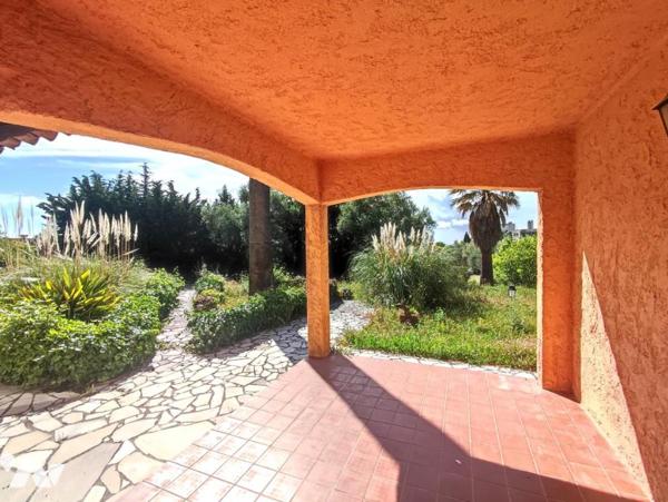 Maison familiale lumineuse avec grand terrain plat