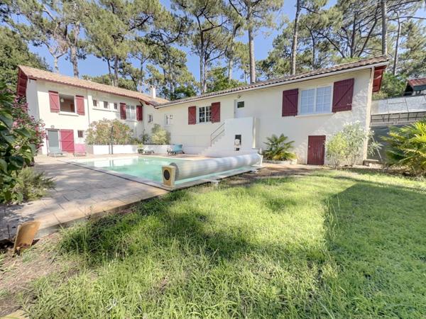 ARCACHON ABATILLES ! Maison 7 pièces de 156 m2 + T2, piscine, parcelle de 1090 m2 !