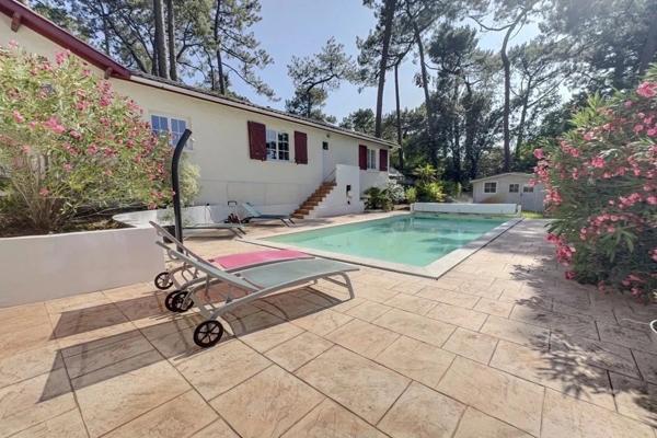 ARCACHON ABATILLES ! Maison 7 pièces de 156 m2 + T2, piscine, parcelle de 1090 m2 !