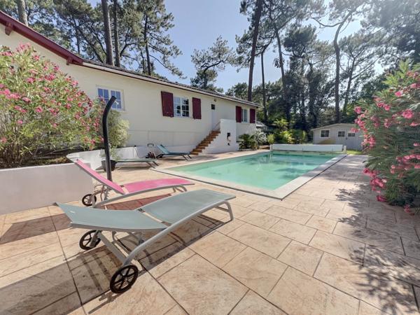 ARCACHON ABATILLES ! Maison 7 pièces de 156 m2 + T2, piscine, parcelle de 1090 m2 !