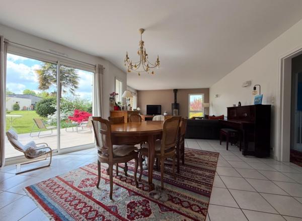 Maison à QUESTEMBERT, 56230 - 5 pièces 135m²
