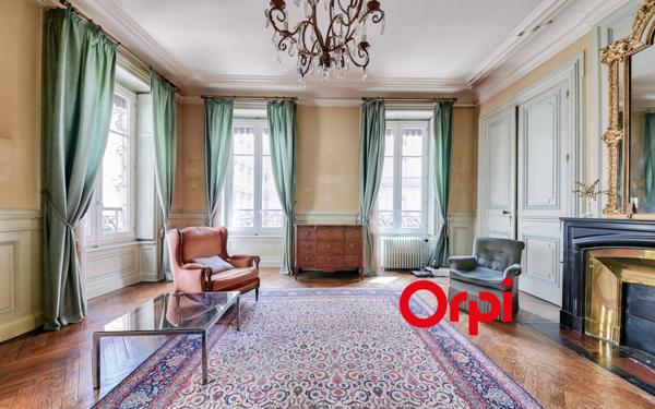 Appartement à vendre    5 pièces •  Lyon 2