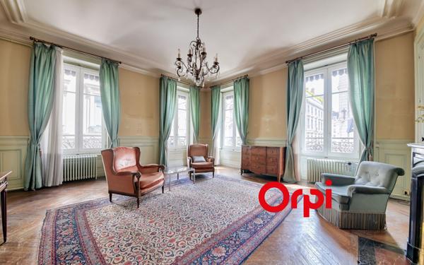 Appartement à vendre    5 pièces •  Lyon 2