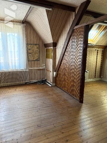 A VENDRE MAISON AVEC DEPENDANCES, GARAGE ET JARDIN
SAINT-QUENTIN QUARTIER REMICOURT