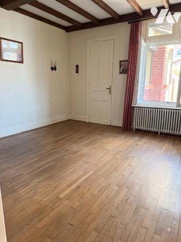 A VENDRE MAISON AVEC DEPENDANCES, GARAGE ET JARDIN
SAINT-QUENTIN QUARTIER REMICOURT