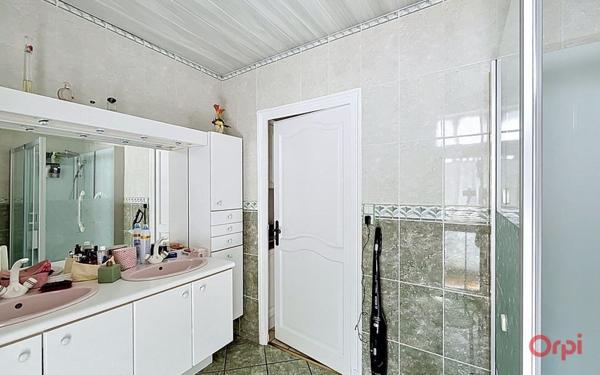 Maison à vendre    5 pièces • 129,05 m2 Bellerive-sur-Allier