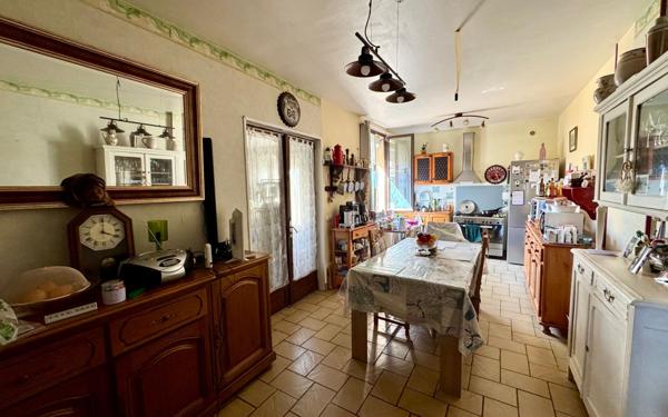 Maison à vendre    4 pièces • 102 m2 Saint-Quentin