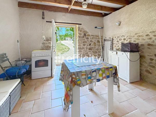 Maison
         10 pièces
        - 380 m² Bien prestige 798 000 € *
