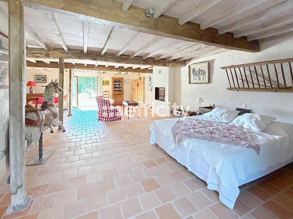Maison
         10 pièces
        - 380 m² Bien prestige 798 000 € *