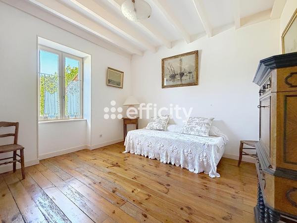 Maison
         10 pièces
        - 380 m² Bien prestige 798 000 € *
