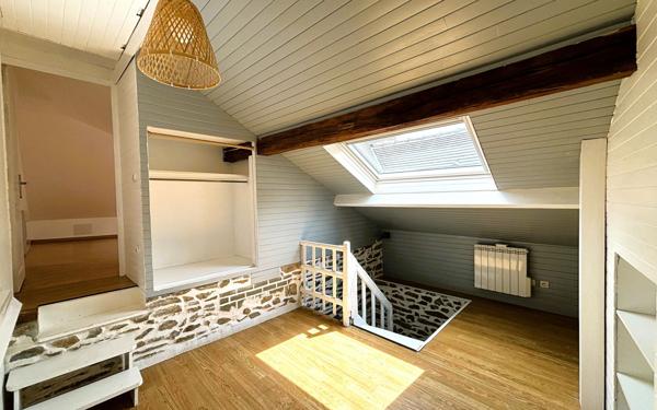 Maison à louer    3 pièces •  Moulins-le-Carbonnel