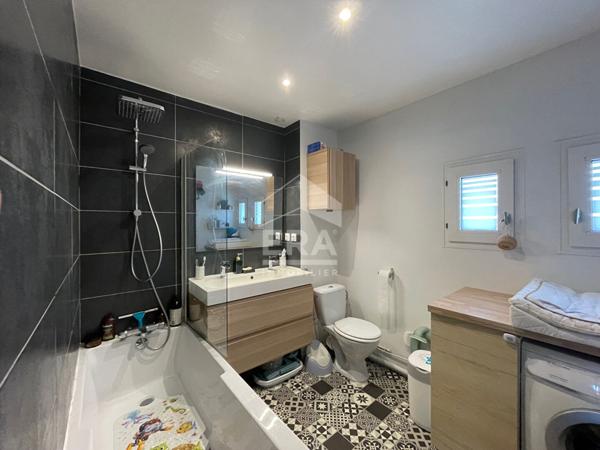 Secteur le THOLONET villa T' de 85 m² avec jardinets et garage non attenant