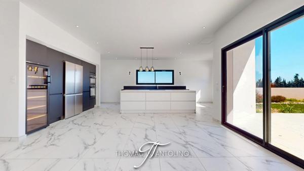 VILLA D'ARCHITECTE 175 M2 - PISCINE - VUE MONTAGNE NOIRE - GARAGE