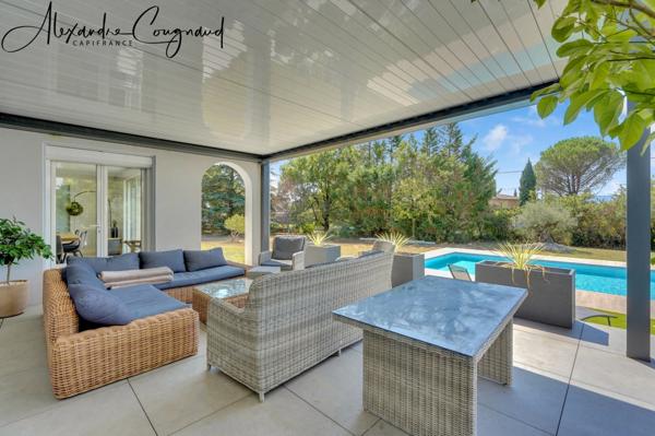 A vendre SAÏX (81) - Maison d’architecte P8 de 309 m² avec piscine, grand terrain constructible et vue Montagne Noire