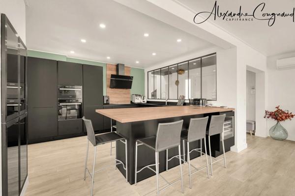 A vendre SAÏX (81) - Maison d’architecte P8 de 309 m² avec piscine, grand terrain constructible et vue Montagne Noire