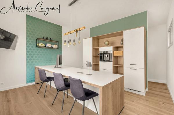 A vendre SAÏX (81) - Maison d’architecte P8 de 309 m² avec piscine, grand terrain constructible et vue Montagne Noire