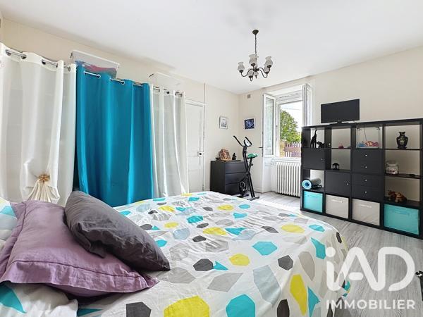 Maison à vendre 6 pièces 170 m² Terres-de-Haute-Charente