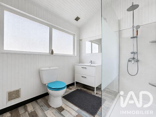 Maison à vendre 6 pièces 170 m² Terres-de-Haute-Charente