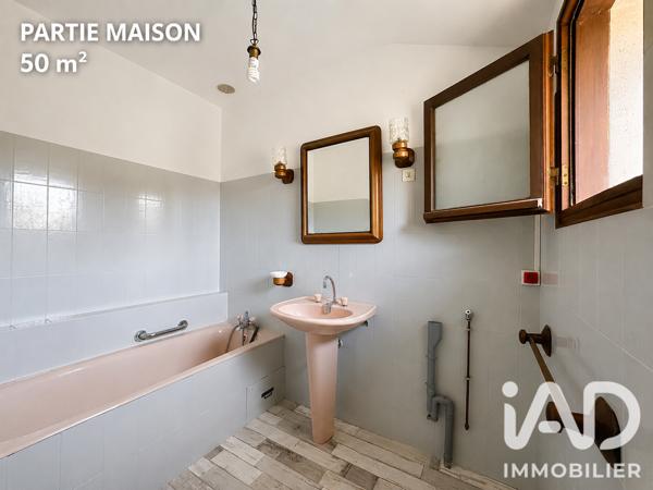 Maison à vendre 6 pièces 170 m² Terres-de-Haute-Charente