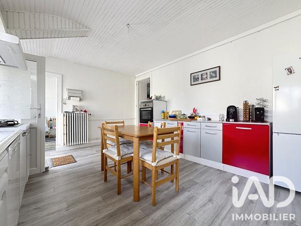Maison à vendre 6 pièces 170 m² Terres-de-Haute-Charente