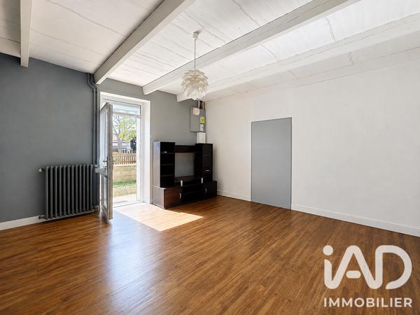 Maison à vendre 6 pièces 170 m² Terres-de-Haute-Charente