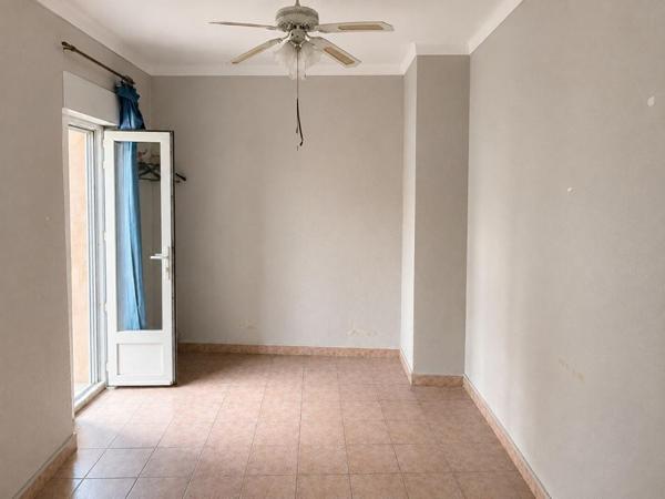 Maison de village, comprenant 1 appartement et 1 studio