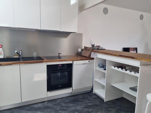 Appartement
         3 pièces
        - 81 m² 257 500 € *