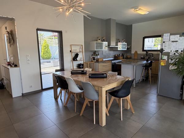 Maison 6 pièce(s) 4 chambre(s) 155 m²