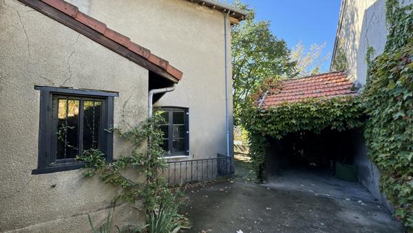 Saint-Just-Saint-Rambert (42170) Maison d'habitation de 135m2 sur 700m2 de terrain environ