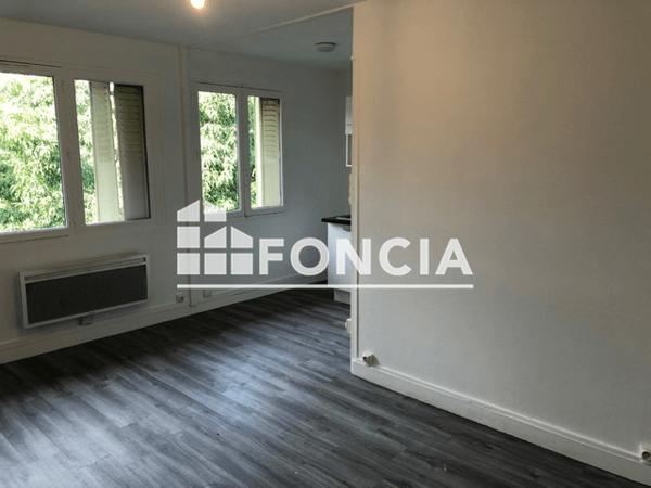 Location Appartement 4 pièces 60.74 m² - 10 AVENUE GABRIEL PERI St Martin D Heres 38400