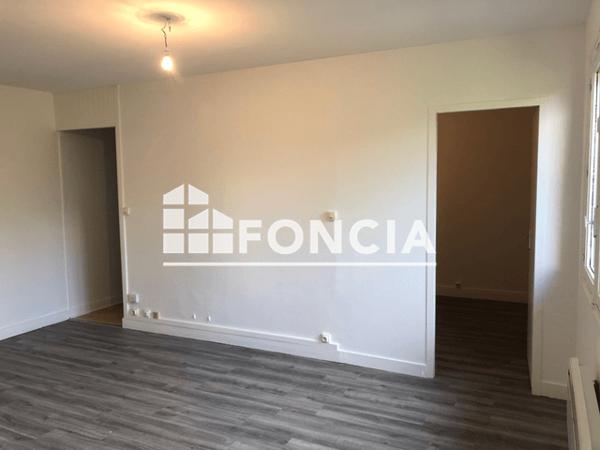 Location Appartement 4 pièces 60.74 m² - 10 AVENUE GABRIEL PERI St Martin D Heres 38400