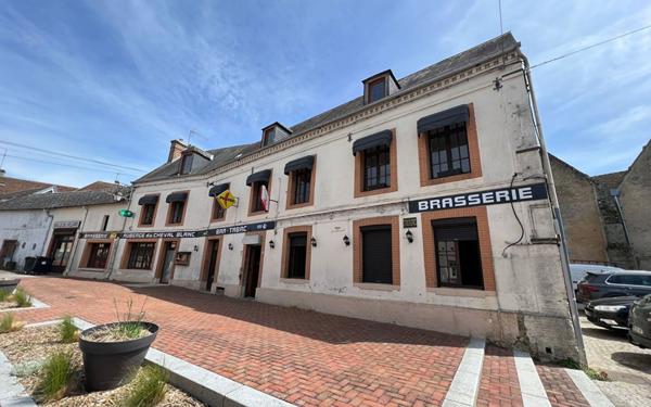 Immeuble à vendre    5 pièces •  Breteuil