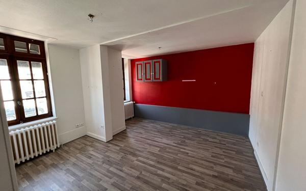 Immeuble à vendre    5 pièces •  Breteuil