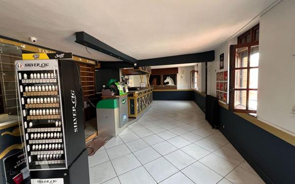 Immeuble à vendre    5 pièces •  Breteuil