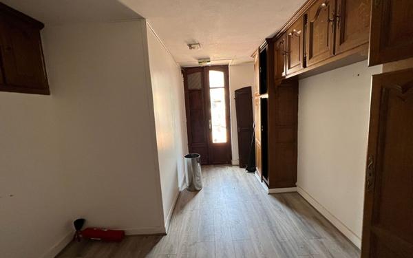 Immeuble à vendre    5 pièces •  Breteuil