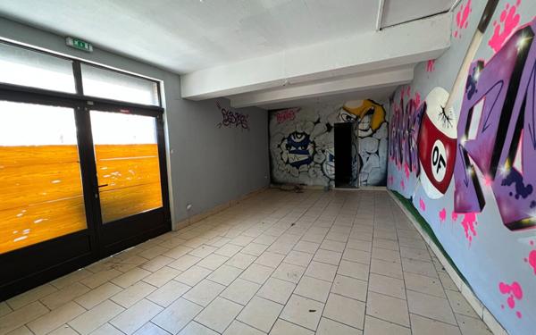 Immeuble à vendre    5 pièces •  Breteuil