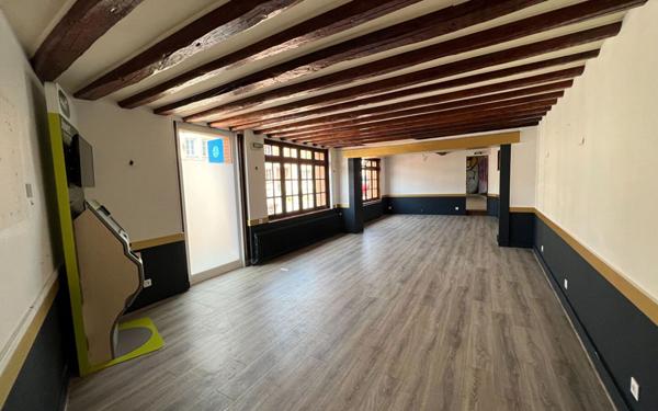 Immeuble à vendre    5 pièces •  Breteuil