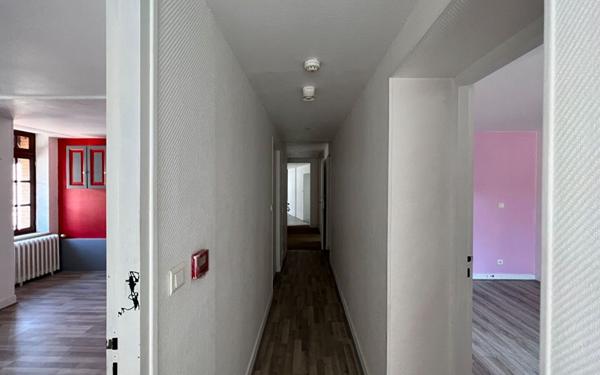 Immeuble à vendre    5 pièces •  Breteuil