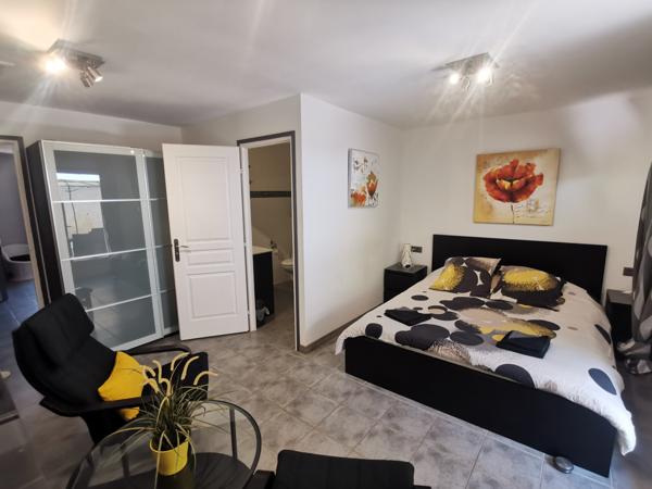 Propriete
                                                                                                                                                                                                                                                                                                                        10 pièce(s)                                                                                                                                                                                                          9 chambre(s)                                                                                                                                                                                                          500  m²